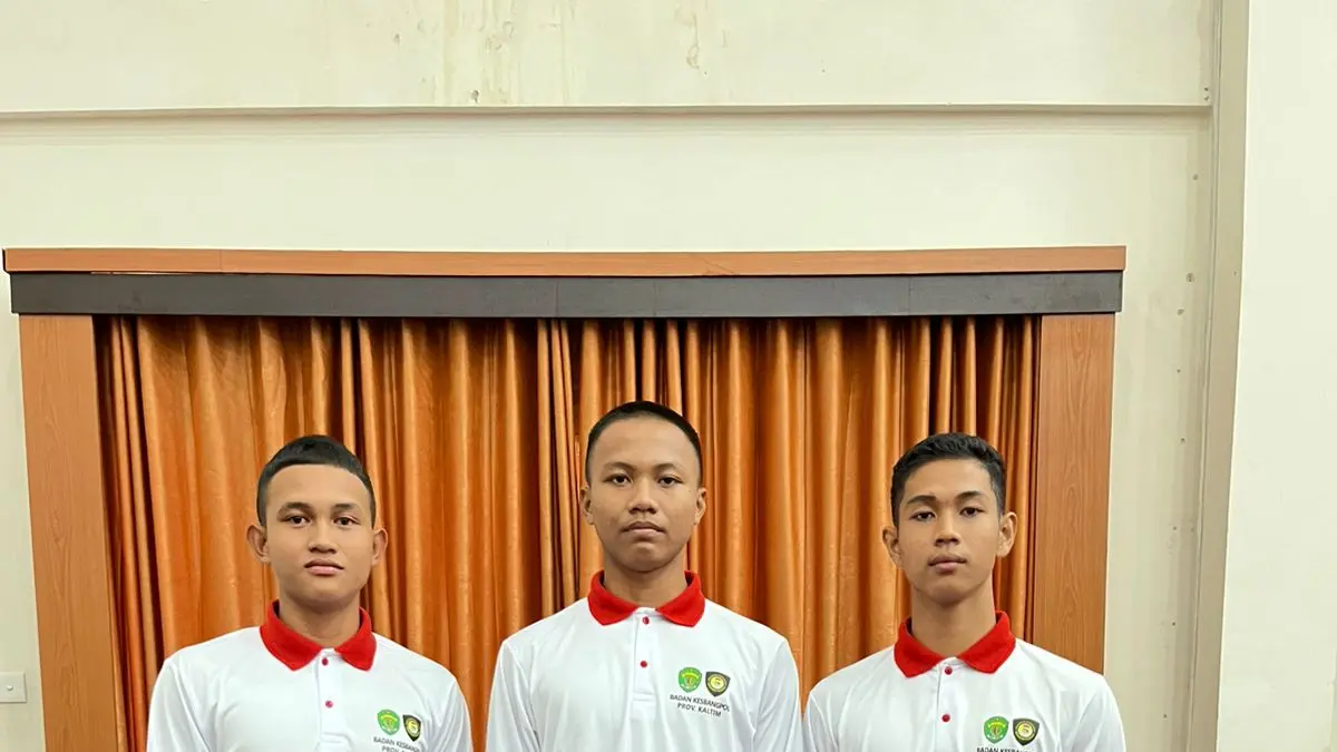MEMBANGGAKAN: Galih Resky Pratama (kiri), pelajar SMA 1 Tanah Grogot yang mewakili Kaltim mengikuti seleksi Pasukan Pengibar Bendera Pusaka (Paskibraka) tingkat nasional di Jakarta.&nbsp;