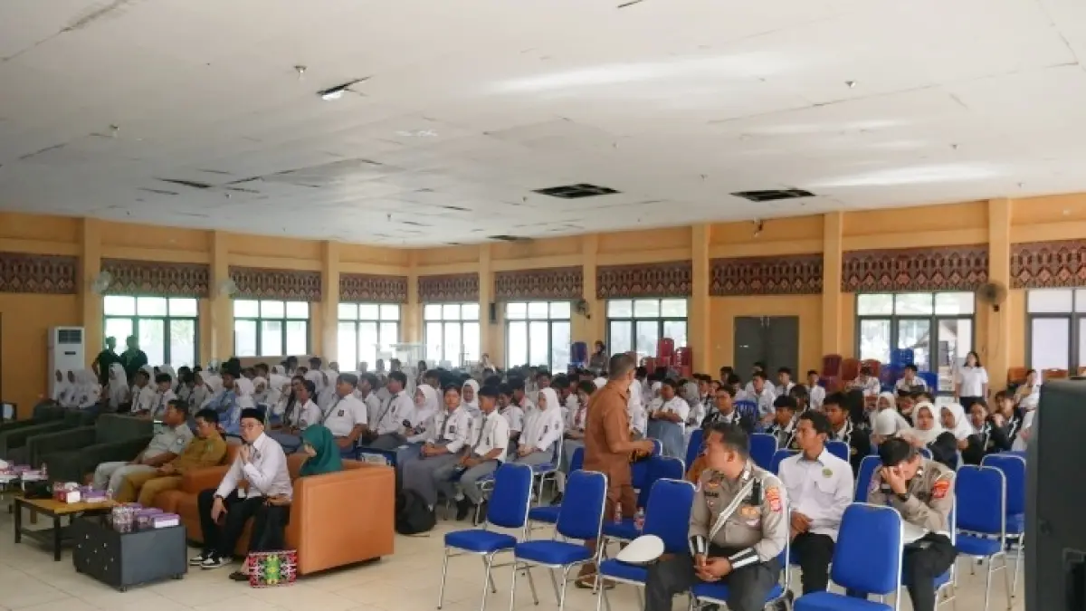 MITIGASI: Sosialisasi Lalu lintas dan Bahaya Narkotika di sejumlah sekolah di Kecamatan Melak. 
