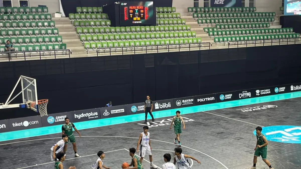 Politeknik Negeri Balikpapan tampil agresif saat menghadapi Politeknik Negeri Samarinda pada laga terakhir Campus League 2026 Basketball Regional Kaltim.