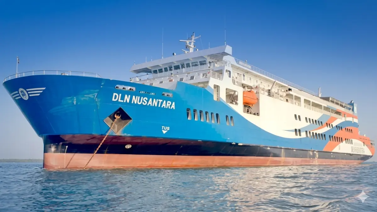 Armada DLN Ferry siap melayani rute Surabaya ke Balikpapan selama bulan Mei 2026 dengan jadwal keberangkatan pagi dan malam. (dlnferry.com)