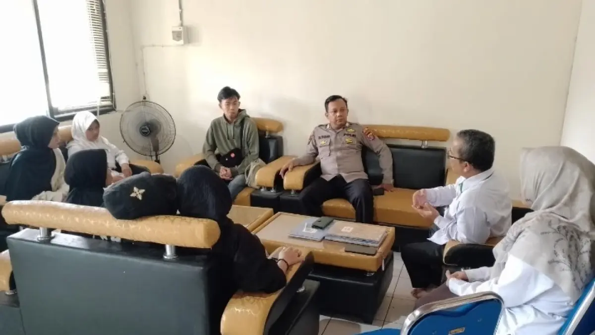KOORDINASI: Jajaran Polsek Melak, bersama tokoh masyarakat dan pemuda Melak.&nbsp;