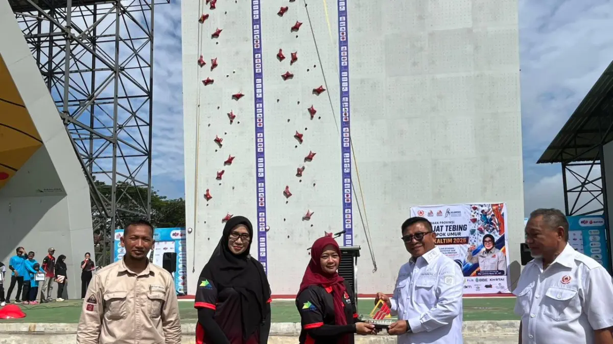 Wakil Wali Kota Samarinda Saefuddin Zuhri resmi membuka Kejurprov KU Panjat Tebing Kaltim 2026 di Venue Sport Climbing GOR Kadrie Oening, Rabu (13/5). (NASYA RAHAYA)&nbsp;