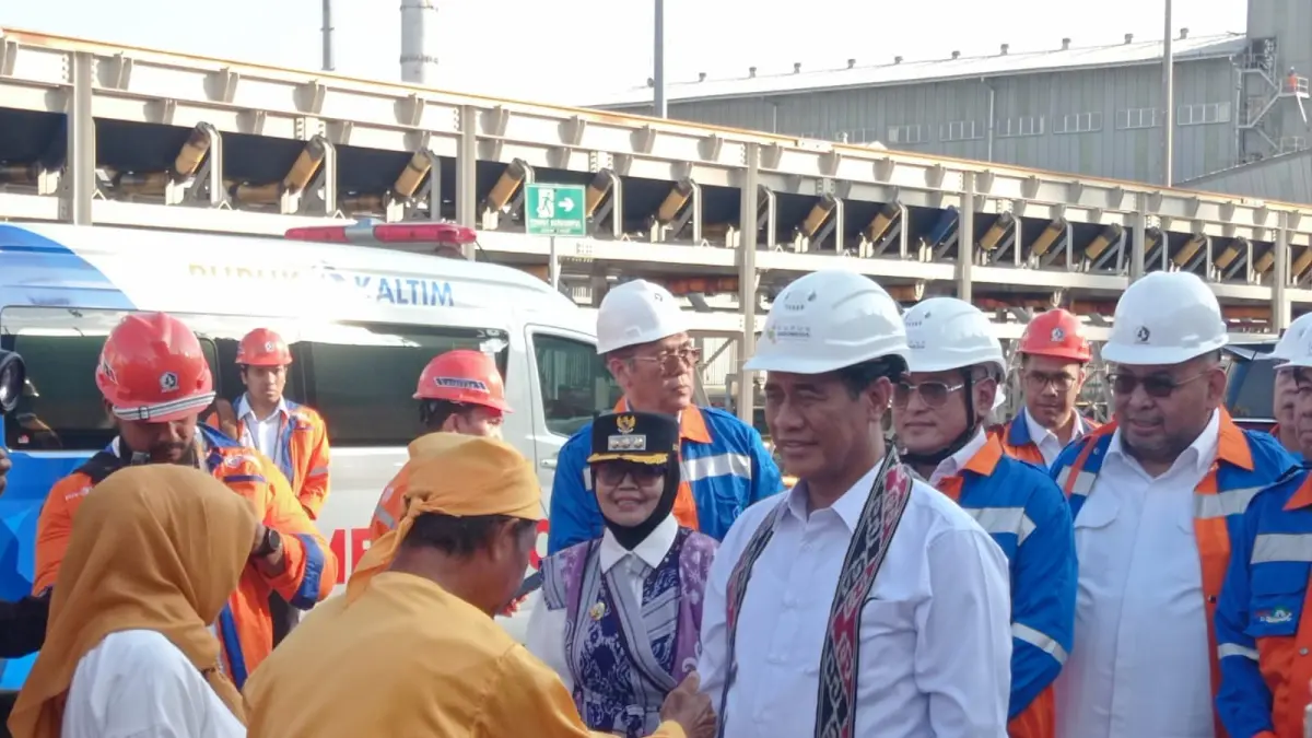 LEPAS: Menteri Pertanian Andi Amran Sulaiman menyambangi Bontang terkait ekspor Pupuk Urea ke Australia yang dilakukan oleh PT Pupuk Kaltim. FOTO: ADIEL KUNDHARA/KP