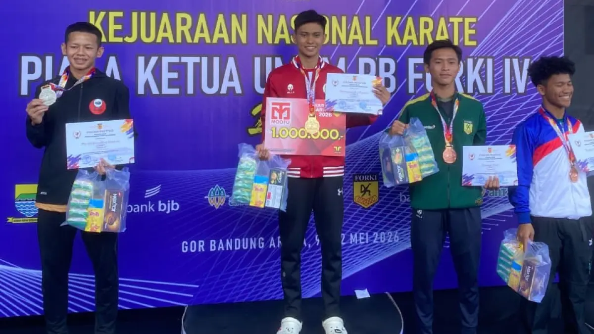 Muhammad Arif Saprudin (podium satu) sukses memboyong medali emas.