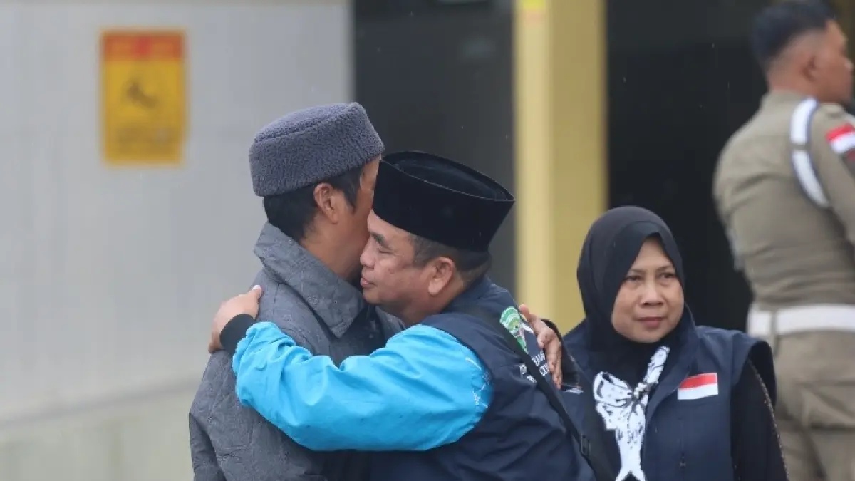 Jamah haji asal Kubar dilepas di Masjid Al-Muttaqin Islamic Center, Kecamatan Melak, Minggu (17/5). Pemerintah daerah menitipkan pesan agar jemaah menjaga kesehatan dan nama baik Kaltim selama di Tanah Suci.