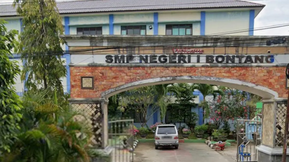 DIPERCANTIK: Disdikbud Bontang akan melakukan pemasangan di SMP 1 untuk mempercantik bangunan. (ADIEL KUNDHARA/KP)