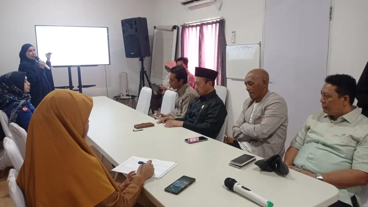 DUDUK BERSAMA: Jajaran direksi dan manajemen RSAB bersama Komisi A DPRD Bontang berdialog terkait strategi pasca kebijakan pencabutan PBI BPJS oleh pemerintah pusat. ADIEL KUNDHARA/KP