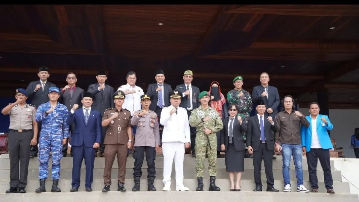 MOMEN PENTING: Upacara peringatan Harkitnas ke-118 di Alun-Alun Itho digelar secara khidmat.