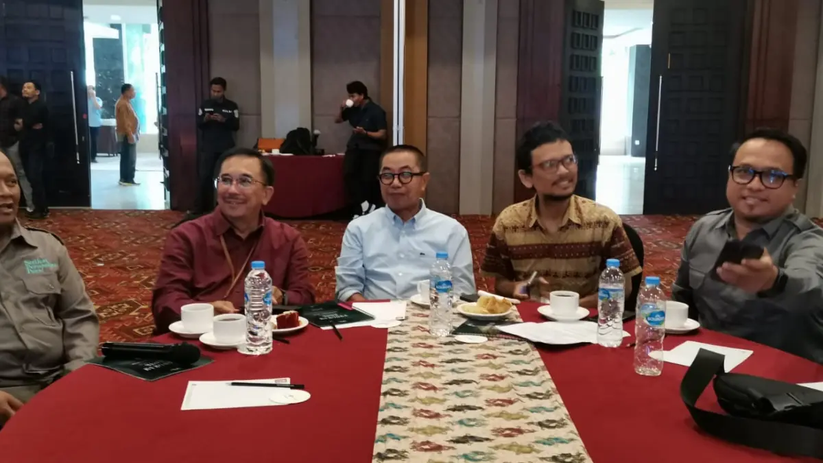 Penulis bersama mantan Pemimpin Redaksi Kaltim Post dan mantan Wali Kota Balikpapan, Rizal Effendy.