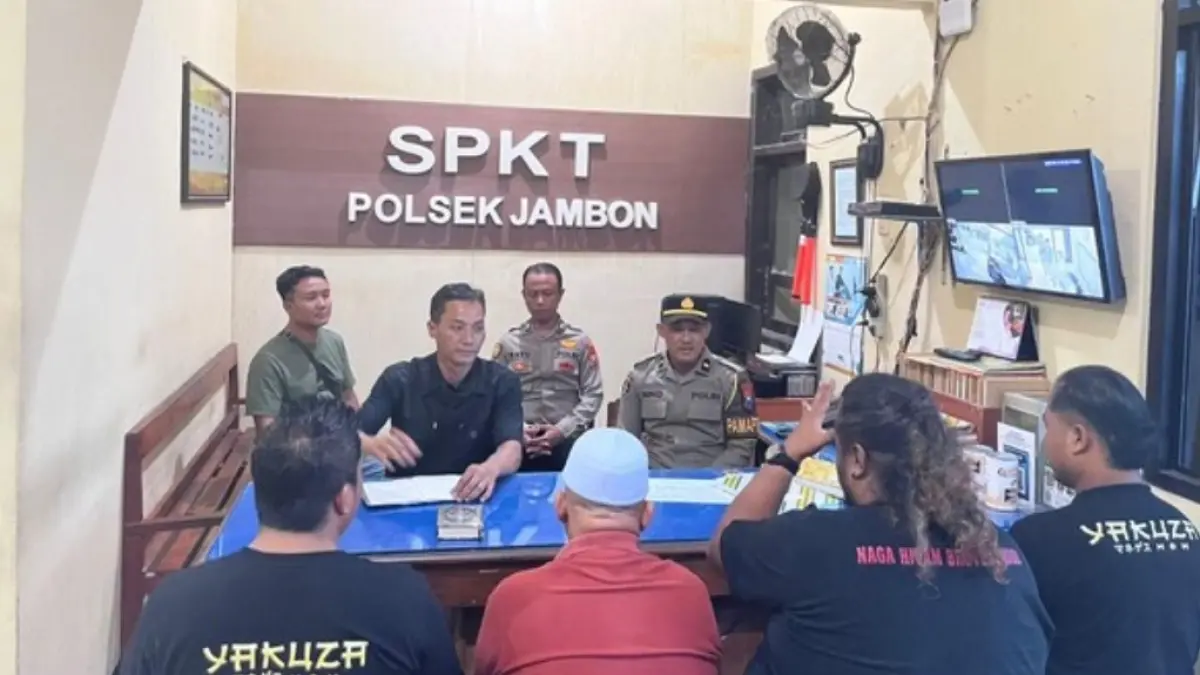 Sang kiai cabul saat menjalani pemeriksaan bisa ditangkap polisi. (FOTO: IST)