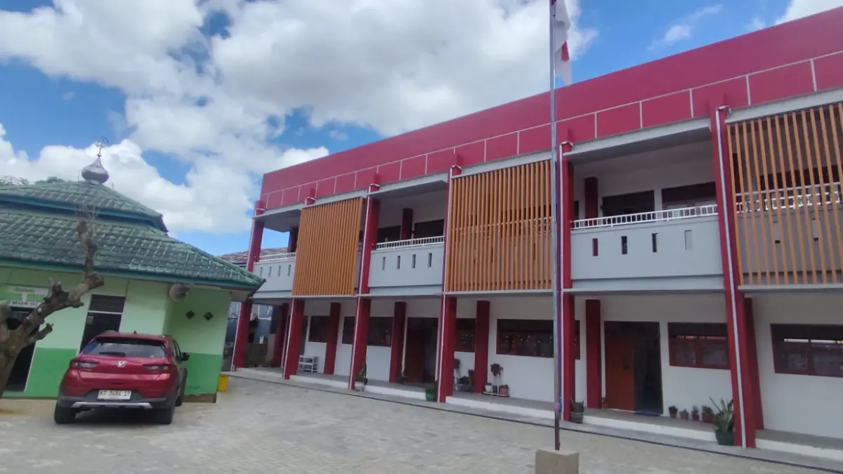 BARU: Bangunan SD 012 Samarinda Seberang kini berubah menjadi lebih baik, diharapkan memberikan kenyamanan bagi siswa untuk menjalani KBM. (DENNY SAPUTRA/KP0