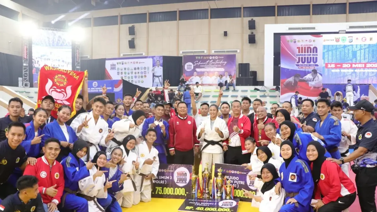 JUDO: Kapolda bersama para atlet Kejuaraan judo Kapolri Cup di Samarinda, Polda Kaltim raih juara umum III.