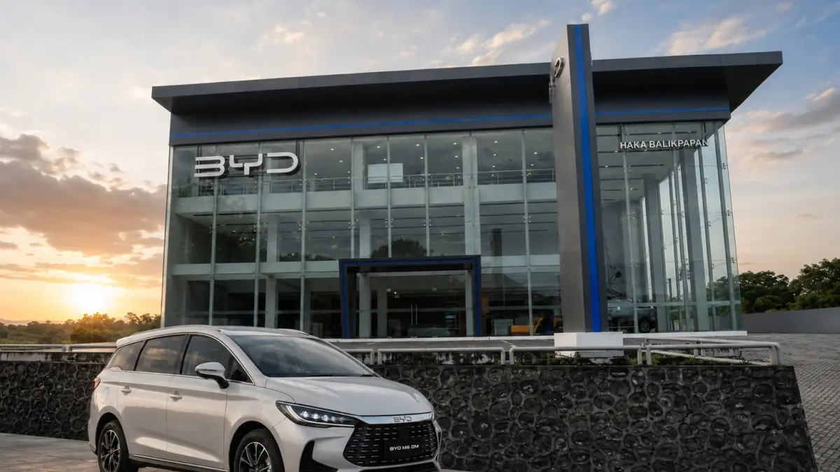 PIONER: BYD M6 DM menawarkan kombinasi yang sangat relevan bagi masyarakat Indonesia saat ini. Teknologi Dual Mode 5.0 memberikan efisiensi luar biasa.