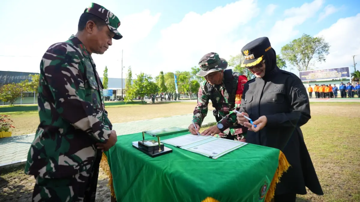 Program TMMD ke-128 Kodim 0908/Bontang yang ditutup, Kamis (21/5). Acara itu juga dihadiri&nbsp;Neni Moerniaeni.