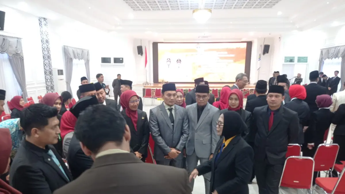 RAGAM INTERVENSI GIZI: Wali Kota Bontang Neni Moerniaeni saat berdiskusi mendalam dengan jajaran lurah dan camat se-Kota Bontang mengenai pemetaan penanganan stunting. (ADHIEL KUNDARA/KP)
