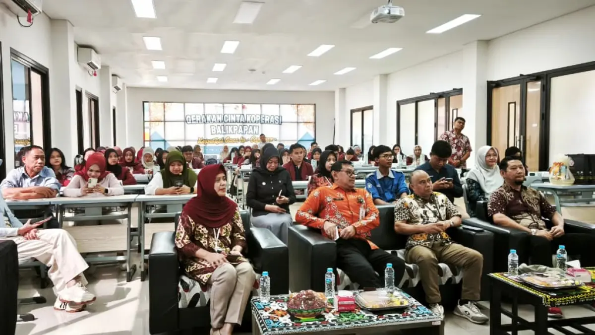 Sejumlah mahasiswa dari berbagai fakultas di Universitas Mulia antusias mengikuti sosialisasi gerakan Koperasi Kampus.

&nbsp;

&nbsp;