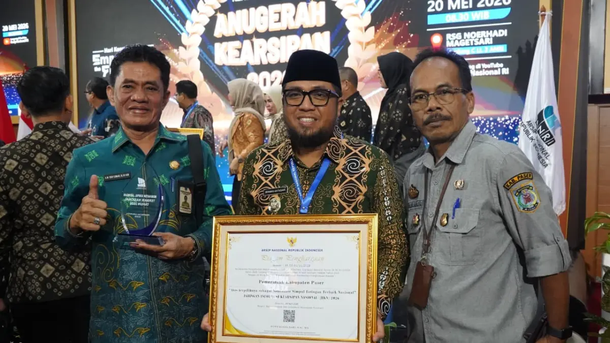 Wakil Bupati Paser Ikhwan Antasari menerima penghargaan Nominator Simpul Jaringan Terbaik Nasional dari ANRI di Jakarta, Rabu (20/5/2026).