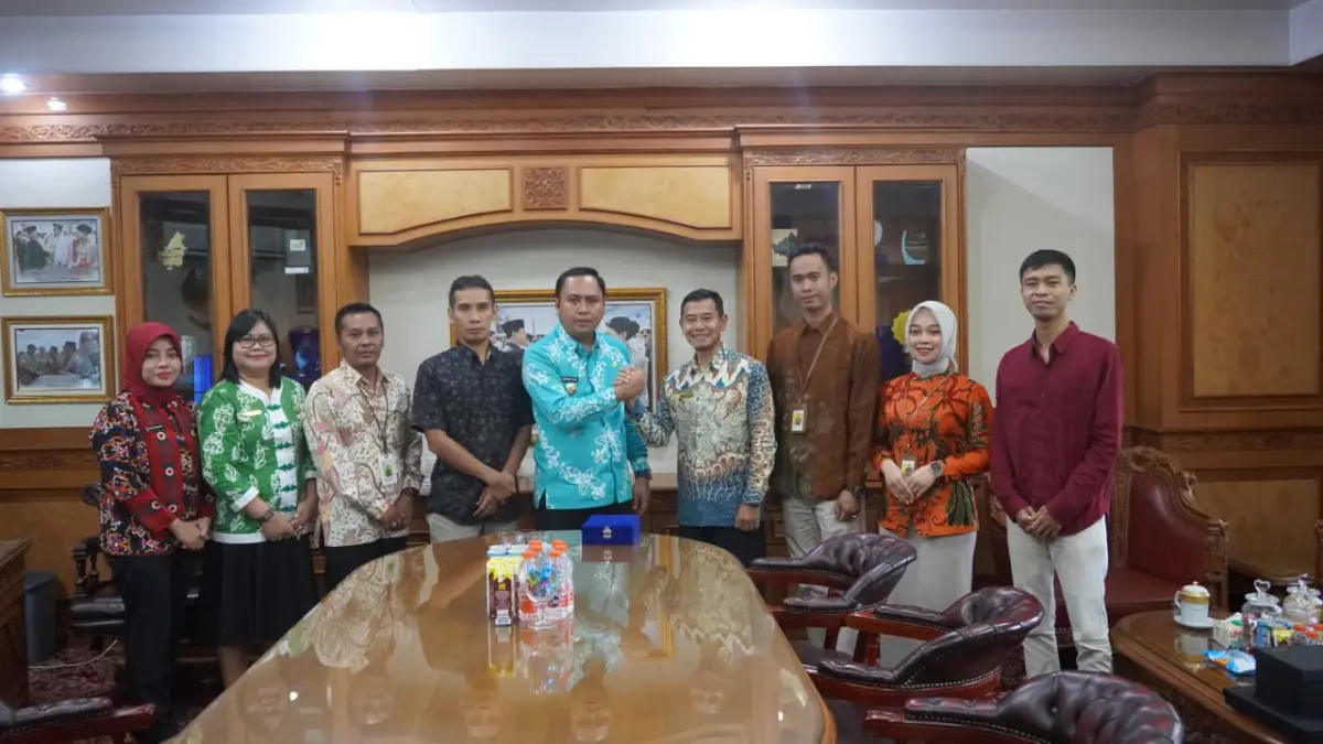 Bupati Kutai Barat Frederick Edwin menerima kunjungan perwakilan KPP Pratama Tenggarong dalam rangka penguatan sinergi optimalisasi penerimaan pajak daerah.