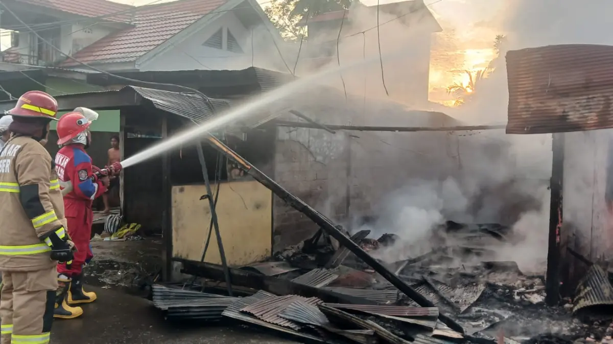 Kebakaran melanda permukiman warga di Kelurahan Long Kali, Kecamatan Long Kali, Kabupaten Paser, Jumat subuh (22/5/2026).