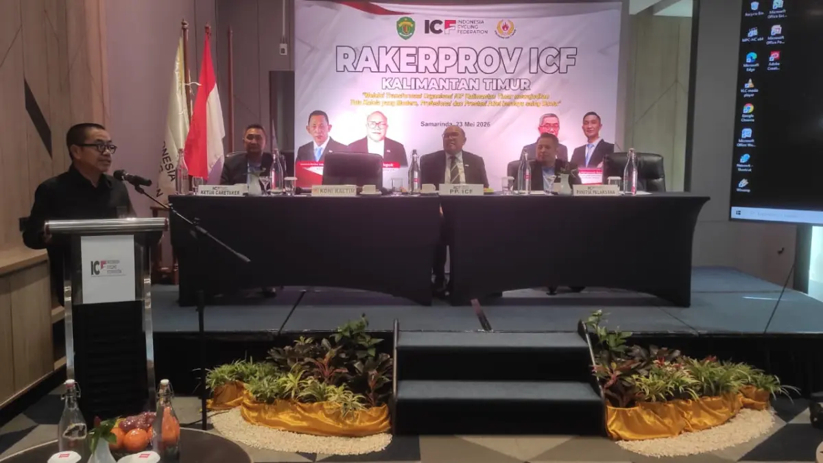Rusdiansyah Aras saat memberikan sambutan sekaligus membuka Rakerprov ICF/ISSI Kalimantan Timur 2026 di Hotel Ibis Samarinda.