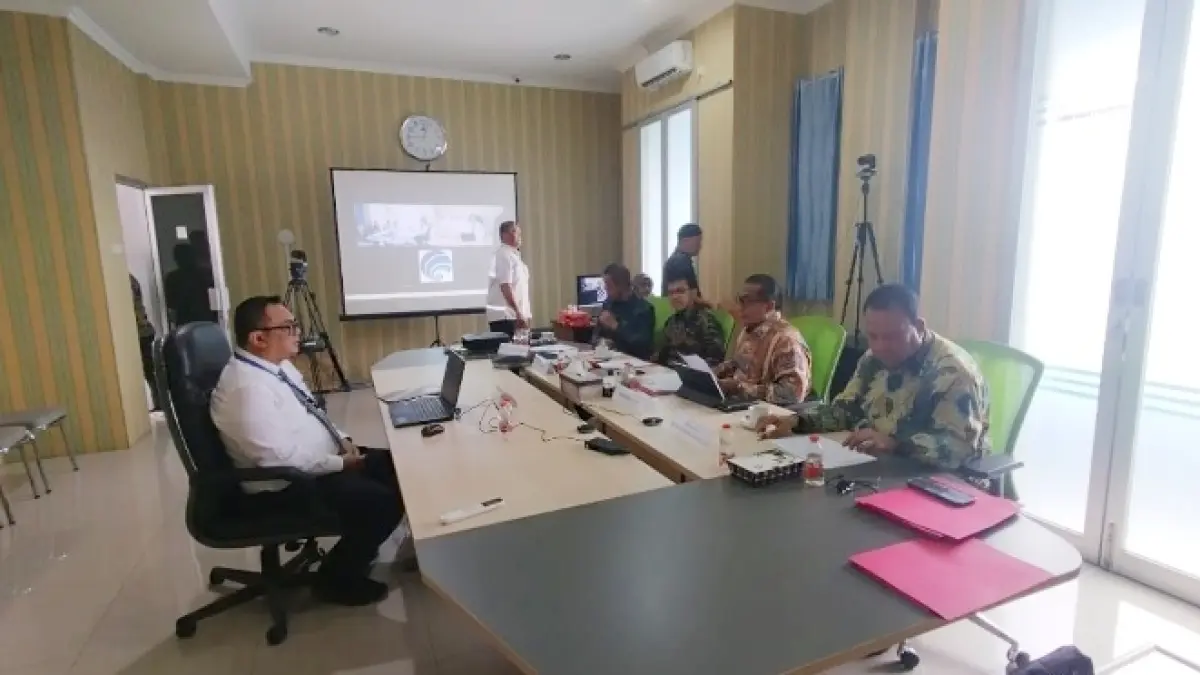 PEMAPARAN: Masing-masing peserta diminta memaparkan gagasan dan visi kepemimpinan yang dituangkan dalam bentuk makalah.