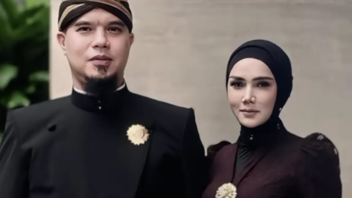 Ahmad Dhani dan Mulan Jameela.