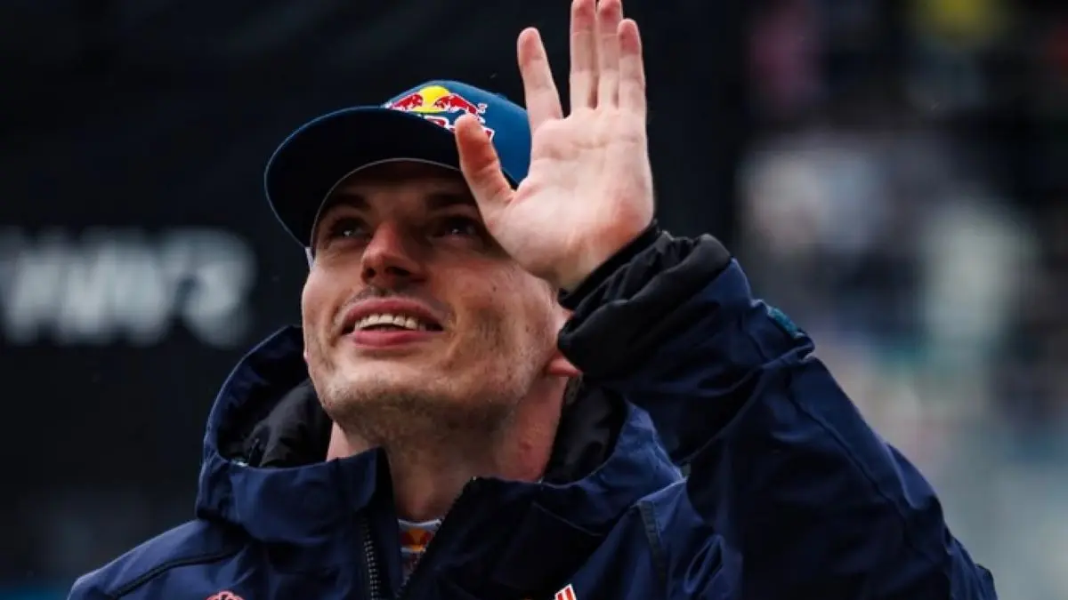 Max Verstappen memberi sinyal bisa meninggalkan Formula 1 jika regulasi baru mesin untuk musim 2027 batal diterapkan. (FORMULA 1)