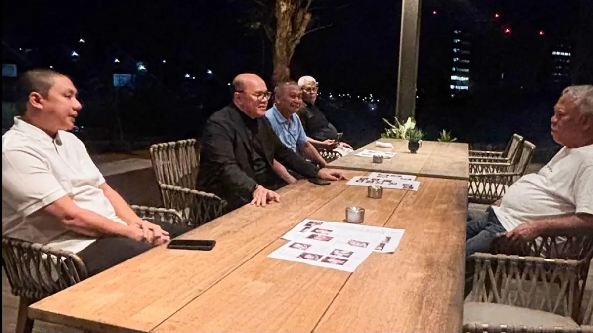 Sekretaris Jenderal PP ICF Jadi Rajagukguk bersama Ketua Pengprov ICF Kaltim Malvin Ardento dan Sekretaris Renaldy Rafioel saat berdiskusi dengan Kepala Otorita IKN Basuki Hadimuljono terkait rencana pembangunan fasilitas olahraga sepeda berstandar internasional di kawasan Ibu Kota Nusantara. 