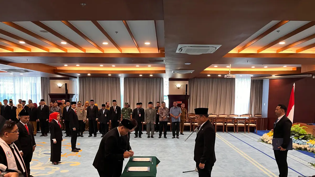 Komisi Penyiaran Indonesia Daerah (KPID) Kaltim resmi bekerja dengan masa bakti 2026-2029. Pelantikan ditempuh lantaran surat keputusan gubernur sudah keluar, meski ada gugatan terkait hasil seleksinya. (FOTO/EKO PRALISTIO