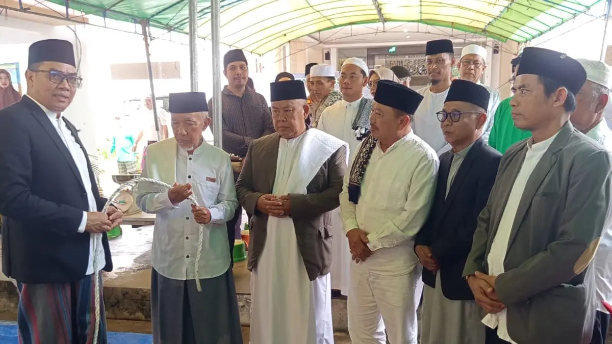 INDAHNYA BERBAGI: Wali Kota Samarinda Andi Harun melaksanakan Salat Iduladha 1447 Hijriah di Masjid Istiqlal, Jalan Jakarta, Loa Bakung. Dalam kesempatan tersebut, Andi Harun juga menjadi penceramah sekaligus menyerahkan dan menyaksikan pemotongan hewan kurban bersama jajaran Pemerintah Kota Samarinda disaksikan jajaran pengurus Masjid Istiqlal, Loa Bakung, Samarinda. (IST)