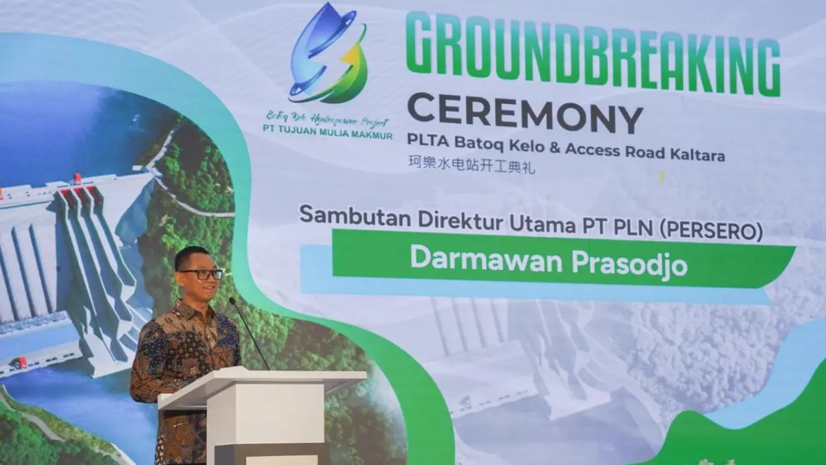 ENERGI BERSIH: Direktur Utama PLN, Darmawan Prasodjo, menyampaikan sambutan pada kegiatan Groundbreaking PLTA Batoq Kelo 300 MW. Kalimantan Timur memiliki potensi besar energi baru terbarukan yang dapat menggerakkan pertumbuhan Kalimantan melalui energi domestik yang bersih dan berkelanjutan.