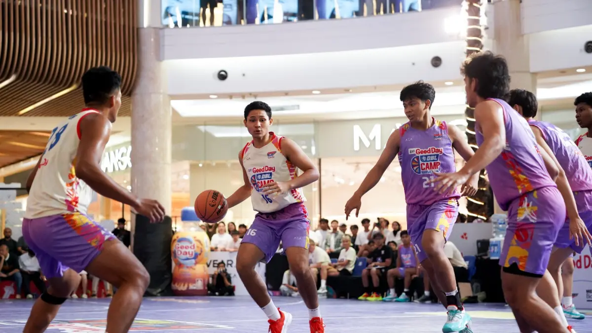 Sean Jason Nathan Kilapong (bawa bola) saat mengikut DBL Camp 2026. (DBL Indonesia) 