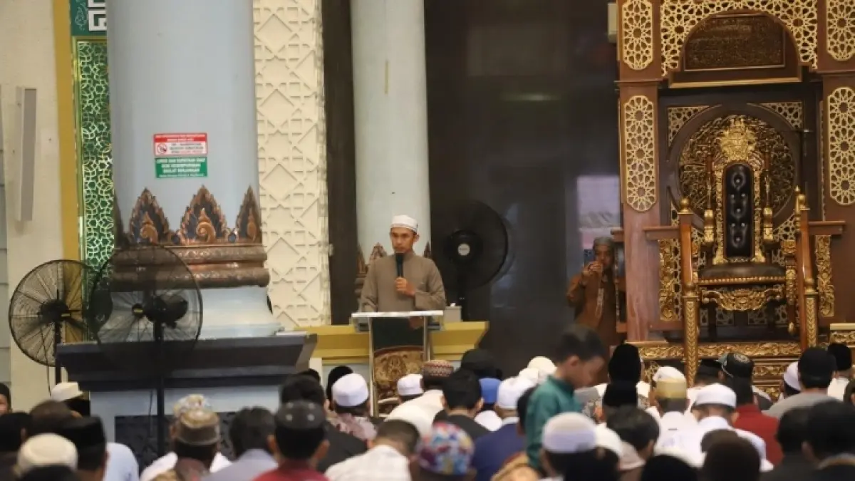Suasana pelaksanaan ibadah Salat Iduladha 1447 Hijriah yang berlangsung khidmat di Masjid Al Muttaqin Islamic Center Melak, Kabupaten Kutai Barat, Rabu (27/5/2026). (Ist)