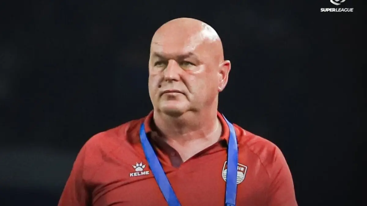 Bojan Hodak tinggalkan kursi pelatih. 