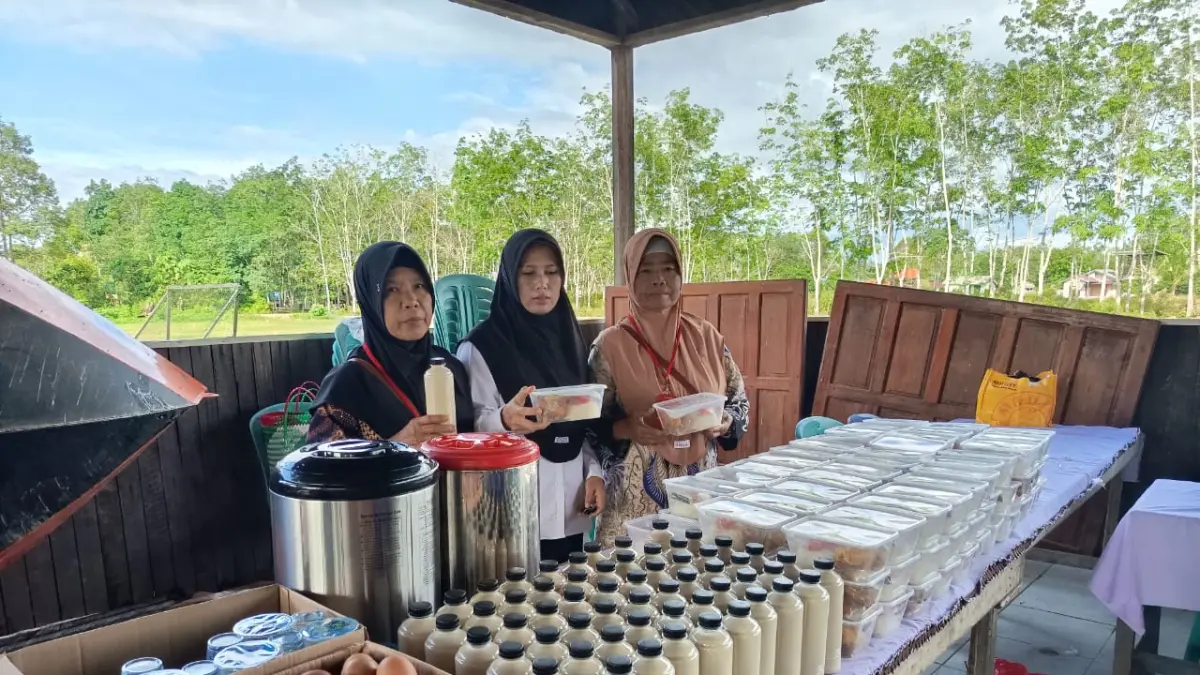 MAKANAN TAMBAHAN: Penyelenggaraan Posyandu KAM yang dilaksanakan di Desa Long Noran, Kecamatan Telen, Kutai Timur.