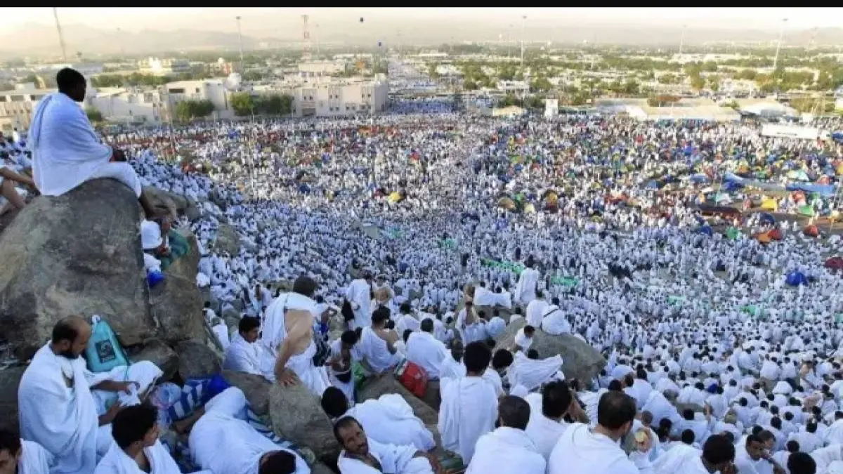 Sebanyak 1,7 juta jemaah haji dari berbagai negara menjalani puncak ibadah wukuf di Padang Arafah, Arab Saudi, pada musim haji 1447 Hijriah/2026. (FOTO: IST)