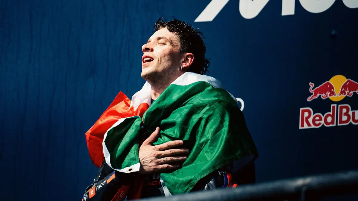 Pemuncak klasemen pembalap saat ini asal Aprilia, Marco Bezzecchi, difavoritkan berjaya dalam balapan di negaranya sendiri, MotoGP Italia di Sirkuit Mugello, akhir pekan ini. (MOTOGP)

