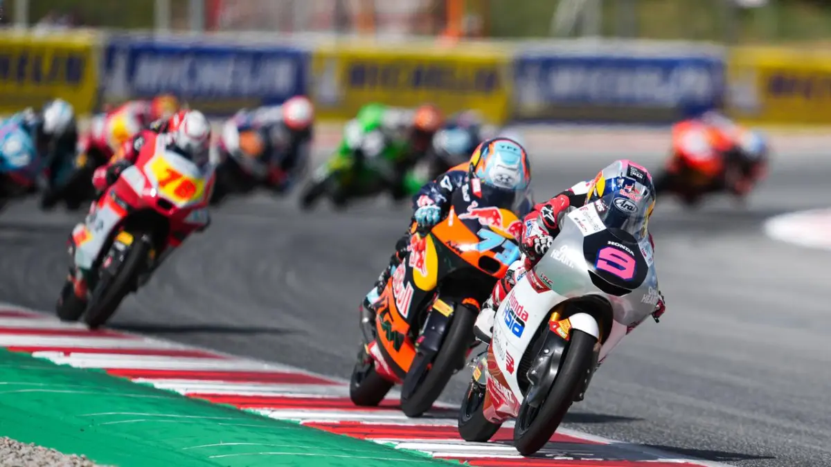 Veda Ega Pratama (nomor motor 9) pada ajang Moto3 2026. (dok Honda Team Asia)