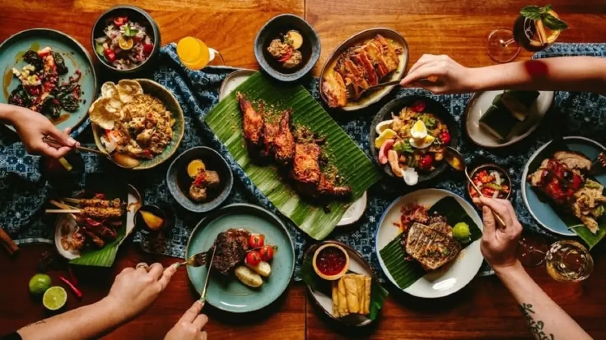 Ilustrasi kuliner malam.