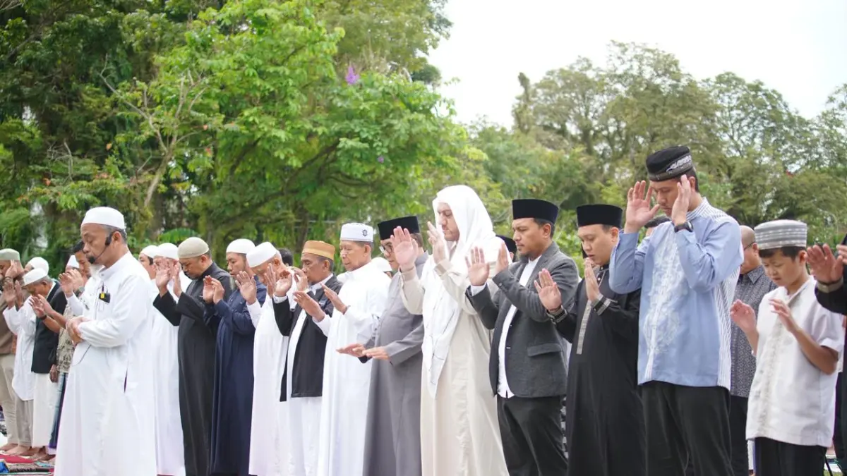 SALAT ID: Perayaan Iduladha diawali dengan pelaksanaan Salat Iduladha yang berlangsung khidmat di Lapangan Merdeka Balikpapan.