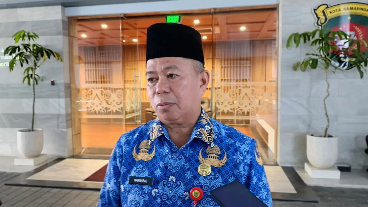 Asisten II Sekdakot Samarinda - Marnabas Patiroy