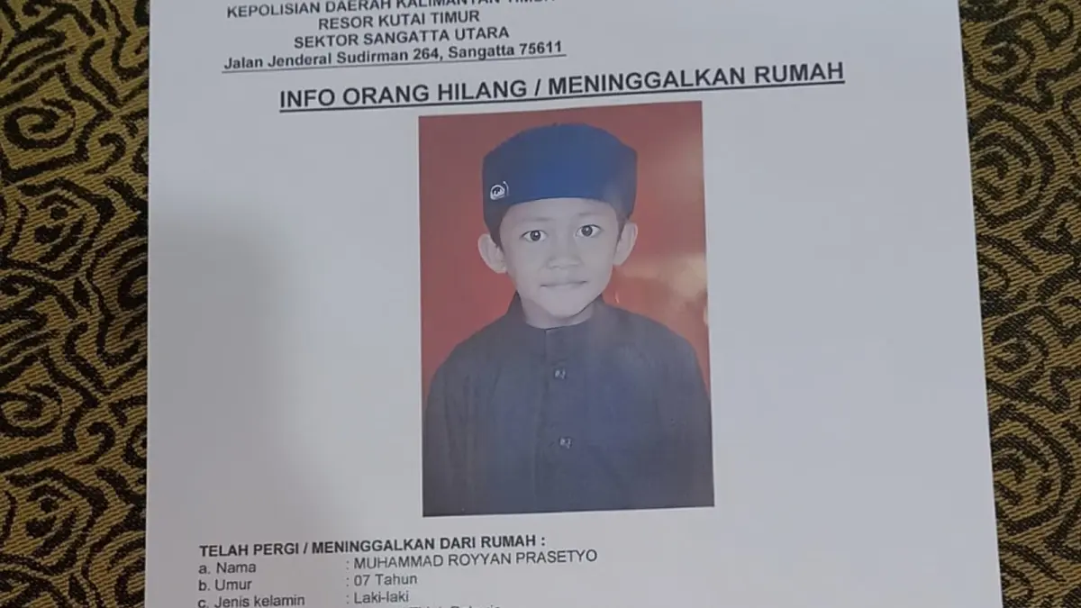 HILANG: Poster pencarian Muhammad Royyan Prasetyo, bocah berusia 7 tahun asal Desa Singa Gembara, Sangatta Utara, Kutai Timur dikabarkan hilang sejak Senin (1/6). (IST)