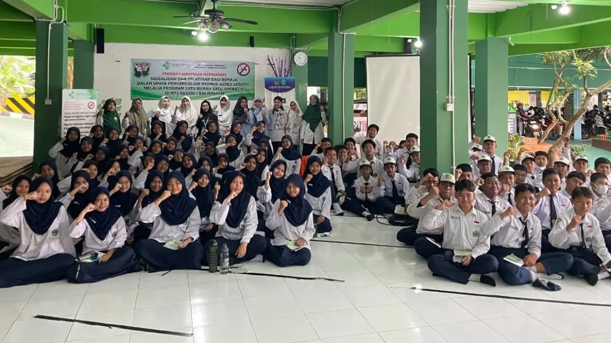 Pelajar antusias mengikuti kegiatan sosialisasi program Satu Rumah Satu Jumantik di MTs Negeri 1 Balikpapan. (FOTO AKBAR/KP)
