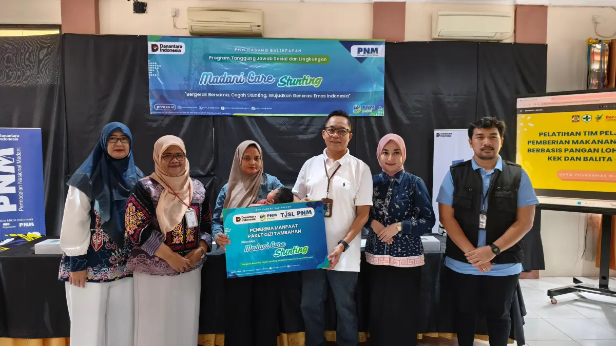 CEGAH STUNTING: PNM menyalurkan bantuan berupa Paket Gizi Tambahan yang diperuntukkan bagi nasabah PNM Mekaar dan warga sekitar yang menjadi sasaran program Madani Care Stunting. 