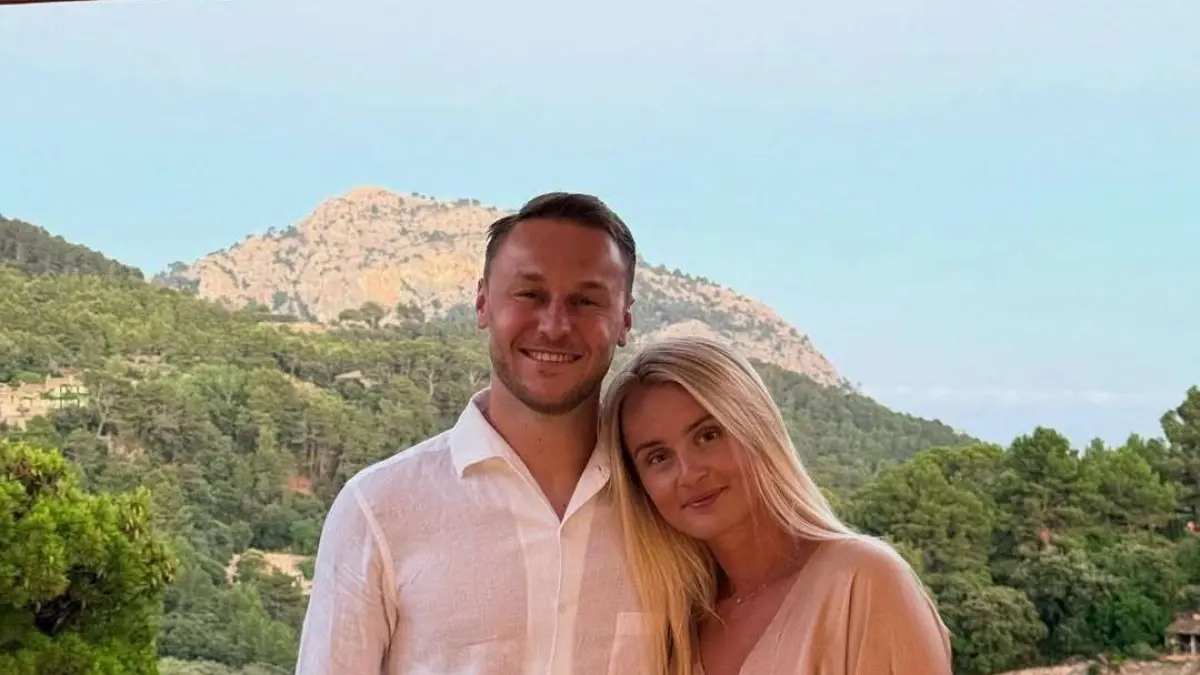Gelandang Belanda dan Juventus, Teun Koopmeiners, resmi bertunangan dengan kekasihnya, Rosa Schmidt, jelang Piala Dunia 2026. (
INSTAGRAM ROSA SCHMIDT)
