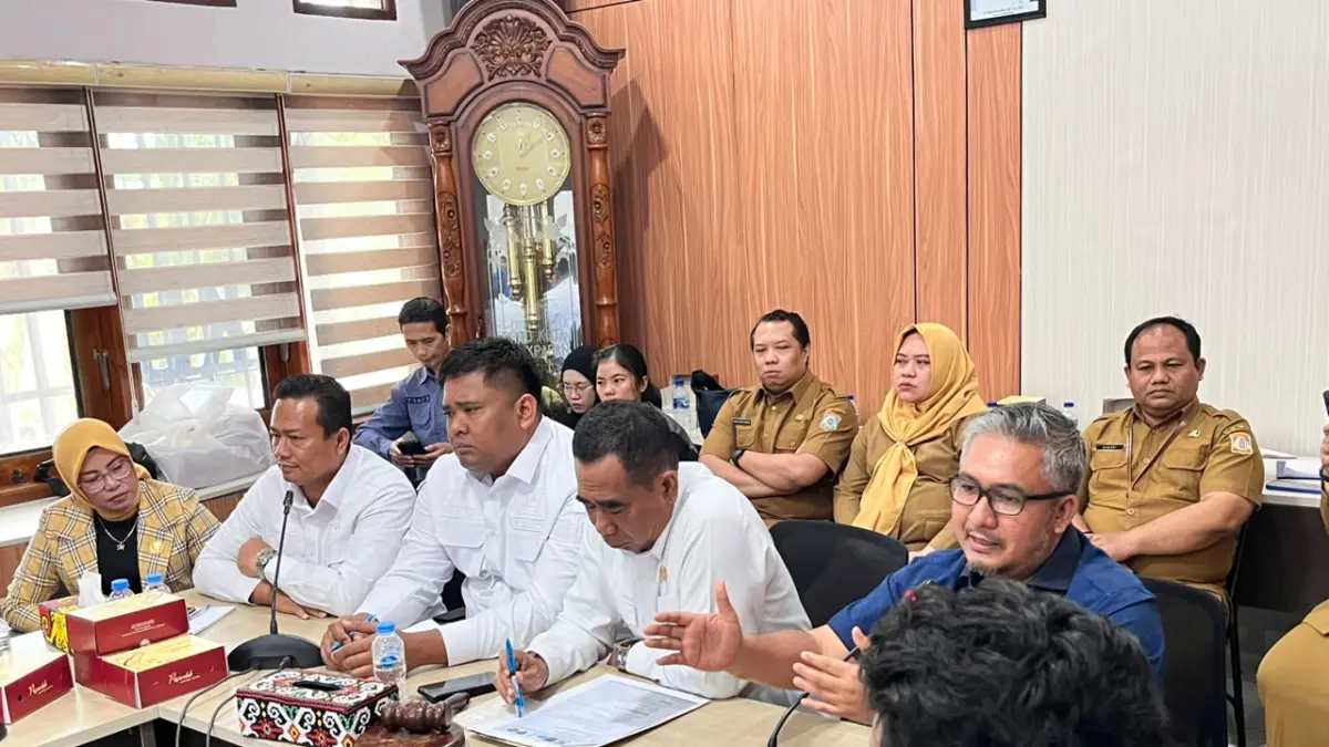 Suasana RDP di DPRD Balikpapan yang menghadirkan perwakilan stakeholder terkait, Selasa (2/6/2026). (DINA ANGELINA/KP)