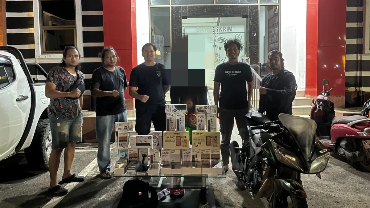TAK BERKUTIK: Pelaku pembobol toko handphone di Paser diciduk Polres Paser. IST/KP