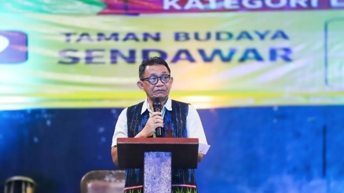 Wakil Bupati Kutai Barat Nanang Adriani saat membuka Festival Sempekat Harmoni Budaya Kutai Barat 2026 sebagai upaya menjaga tradisi dan mendorong pariwisata daerah.