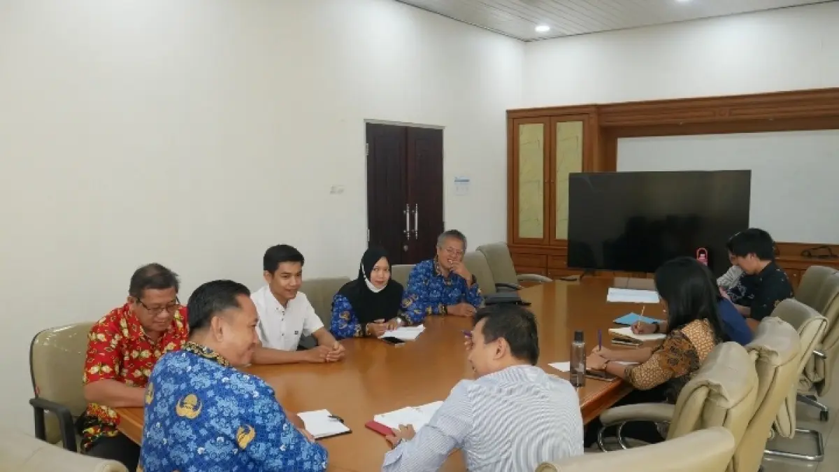 Manajemen RSUD Mangku Jaya Linggang saat menggelar audiensi strategis dengan Sekretaris Diskominfo Kubar Andre Fernanda dan Kabid Aptika Budi Eko Prasetya di Ruang Rapat Kantor Diskominfo, Sendawar, Kamis (4/6/2026).