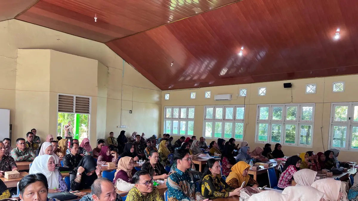 PENINGKATAN SDM: 160 tenaga kependidikan dari SD dan SMP di Kabupaten Paser akan kuliah S1 gratis dari pemerintah daerah melalui program Rekognisi Pembelajaran Lampau (RPL).&nbsp;